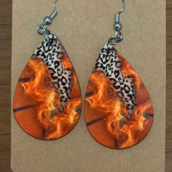 Basketball Earrings - Picture 1 of 1